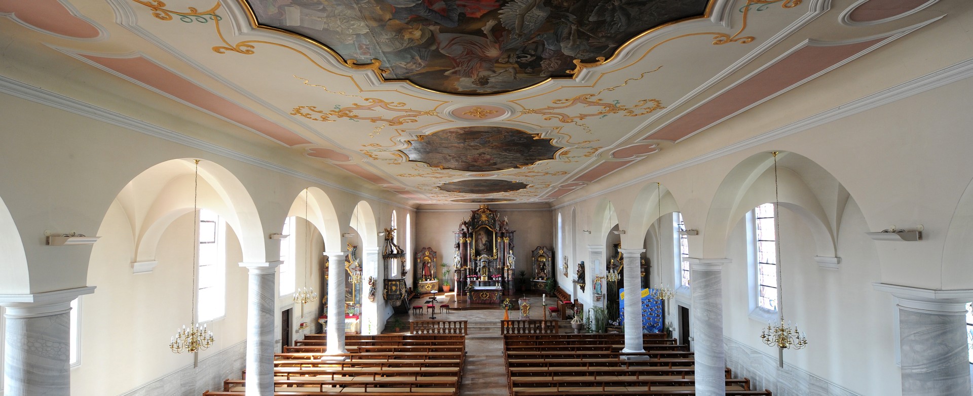 Innenraum der Pfarrkirche St. Petri in Ketten