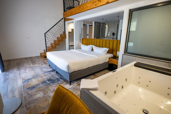 Junior Suite mit Jacuzzi Junior Suite mit Jacuzzi