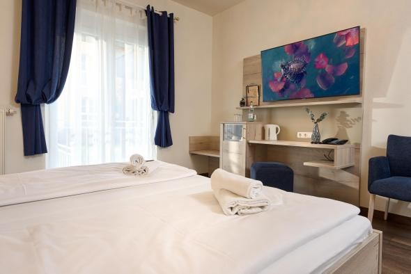 doppelzimmer Doppelzimmer mit Doppelbett